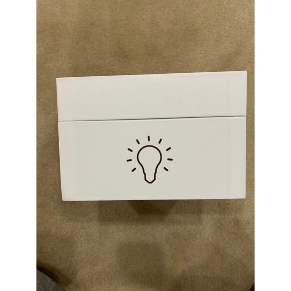 DMH Aesthetics Light Shield wireless face LED light therapy - Picture 4 of 5